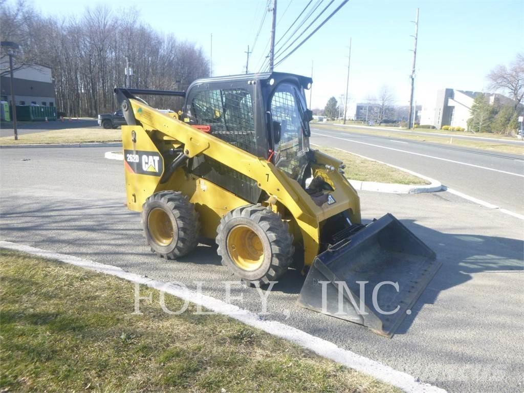 CAT 262D Skid steer mini nakladalci