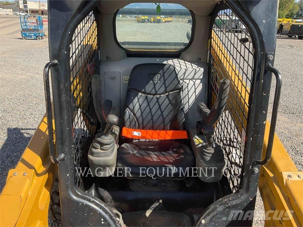 CAT 262D Skid steer mini nakladalci