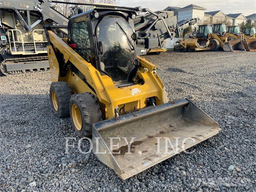 CAT 262D Skid steer mini nakladalci