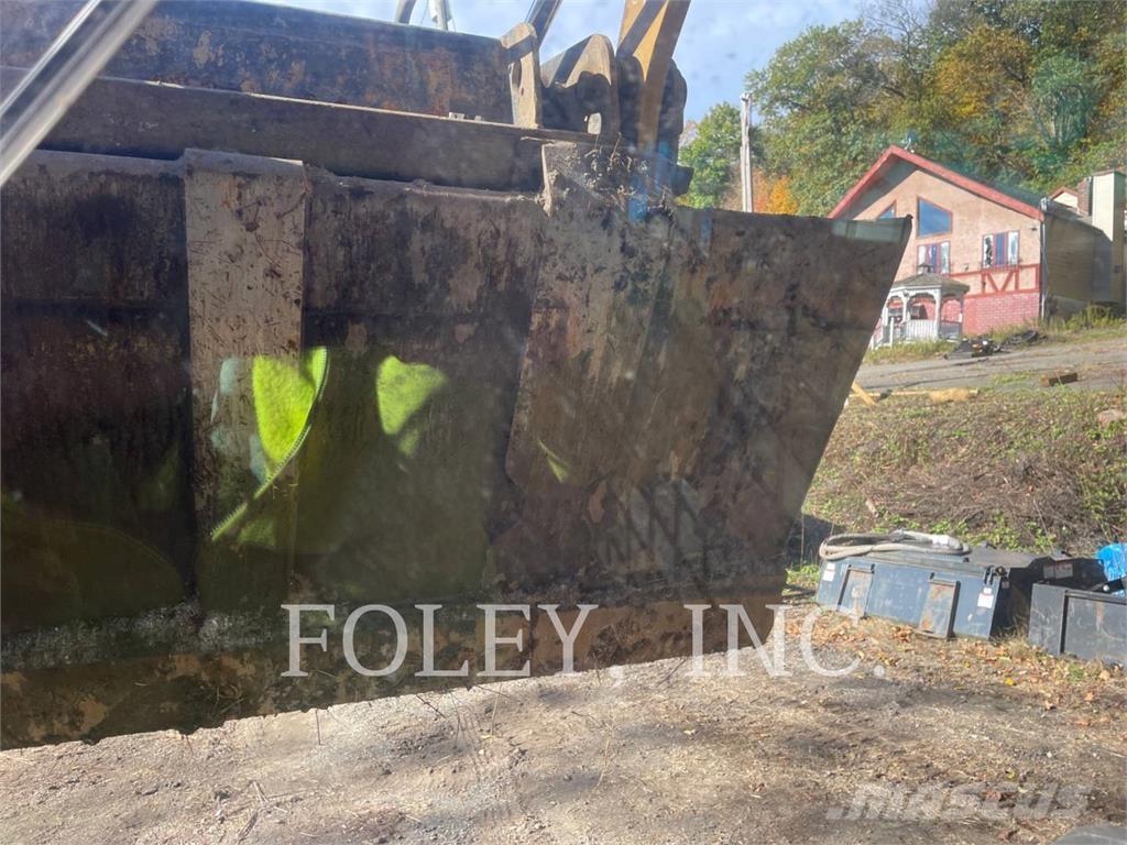 CAT 262D Skid steer mini nakladalci