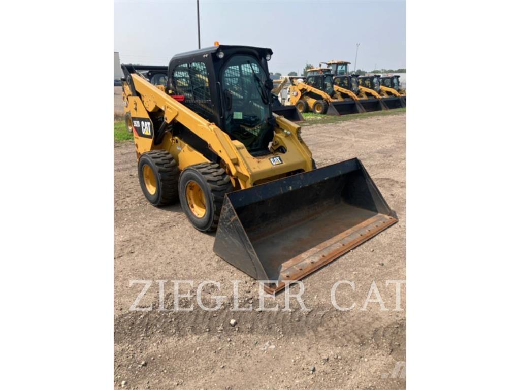 CAT 262D Skid steer mini nakladalci