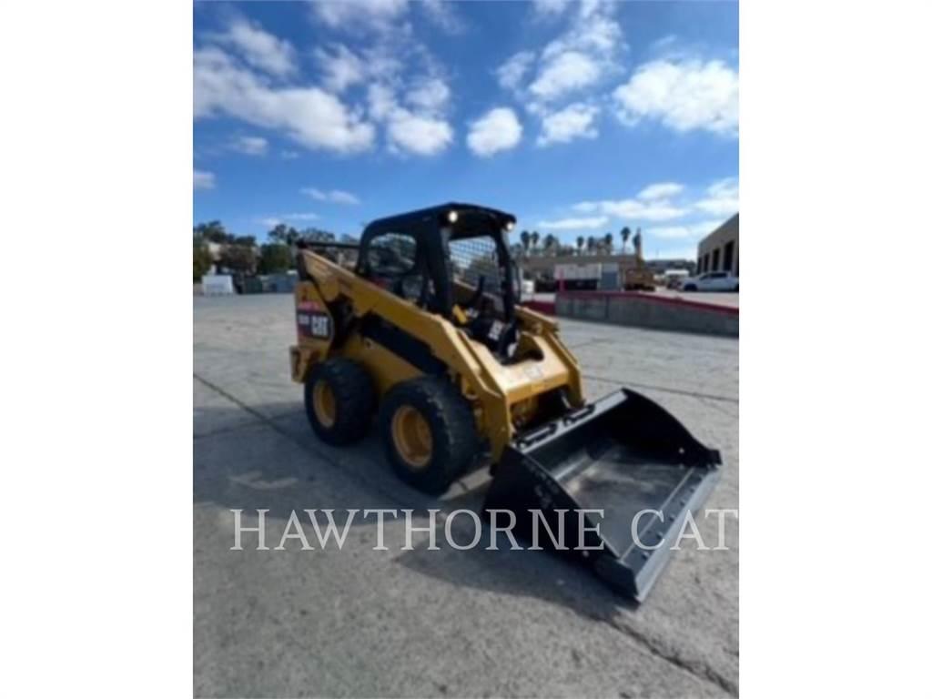 CAT 262D Skid steer mini nakladalci