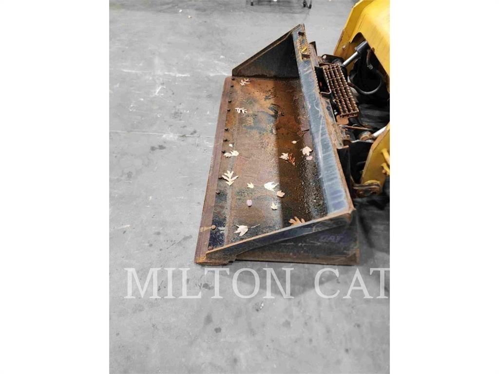 CAT 262D 3 Skid steer mini nakladalci