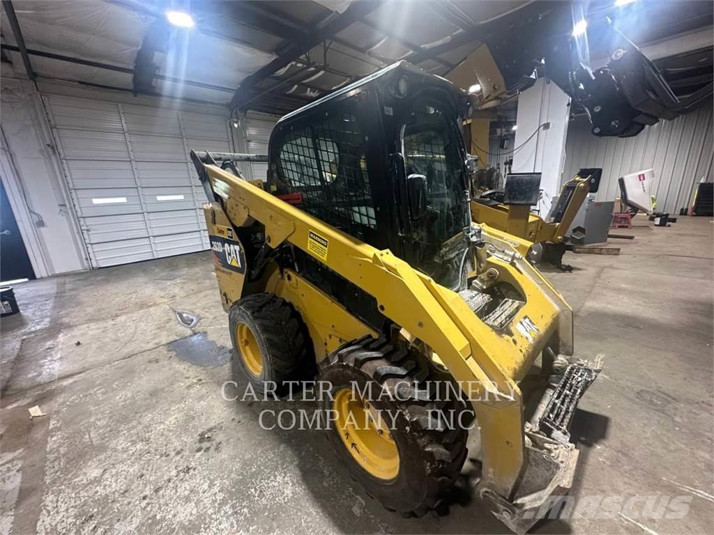 CAT 262D ACHF Skid steer mini nakladalci