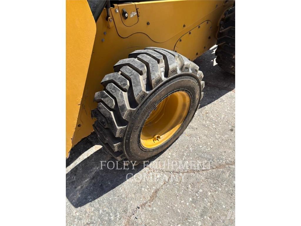 CAT 262D3 Skid steer mini nakladalci