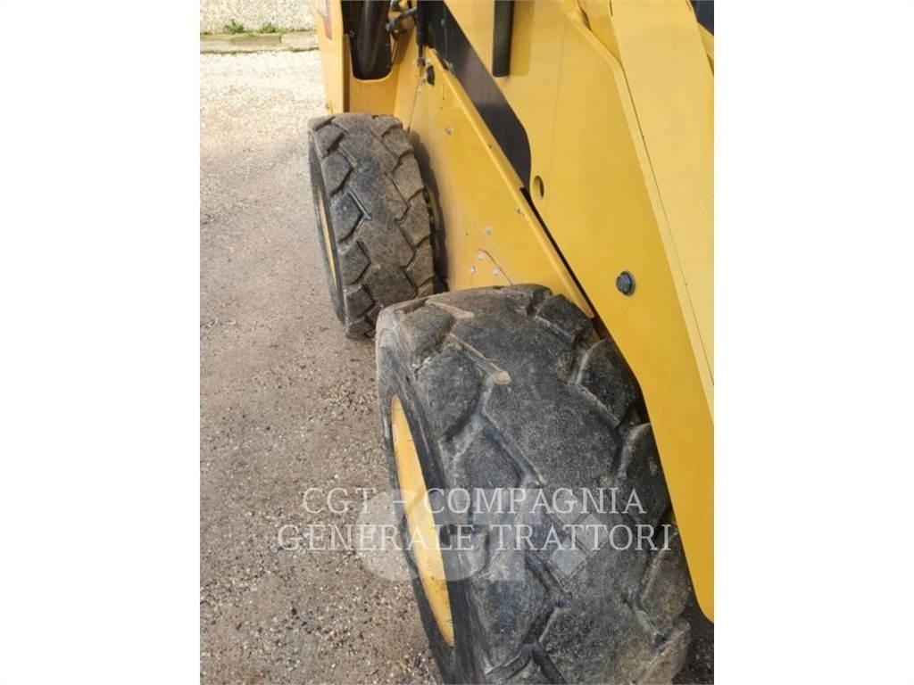 CAT 262D3 Skid steer mini nakladalci