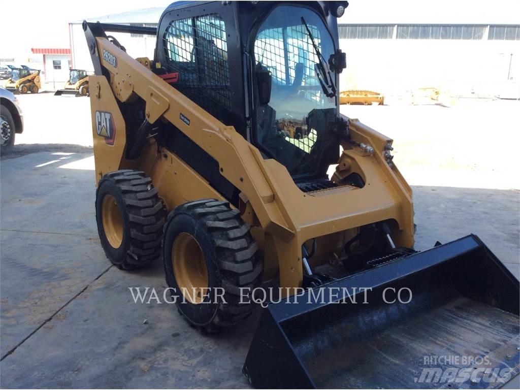 CAT 262D3 Skid steer mini nakladalci