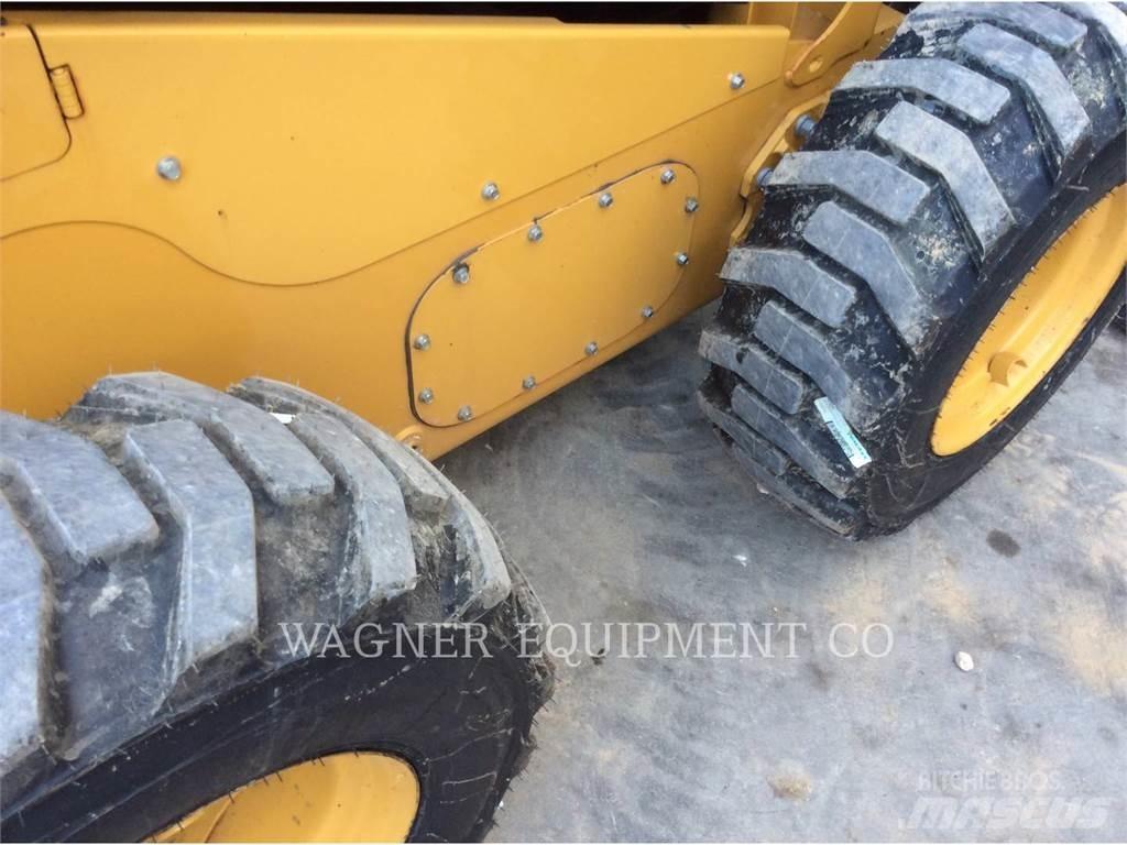 CAT 262D3 Skid steer mini nakladalci