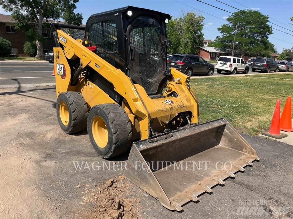 CAT 262D3 Skid steer mini nakladalci
