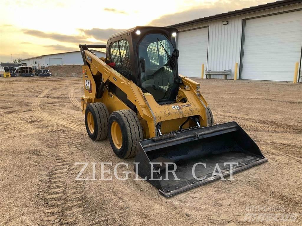 CAT 262D3 Skid steer mini nakladalci