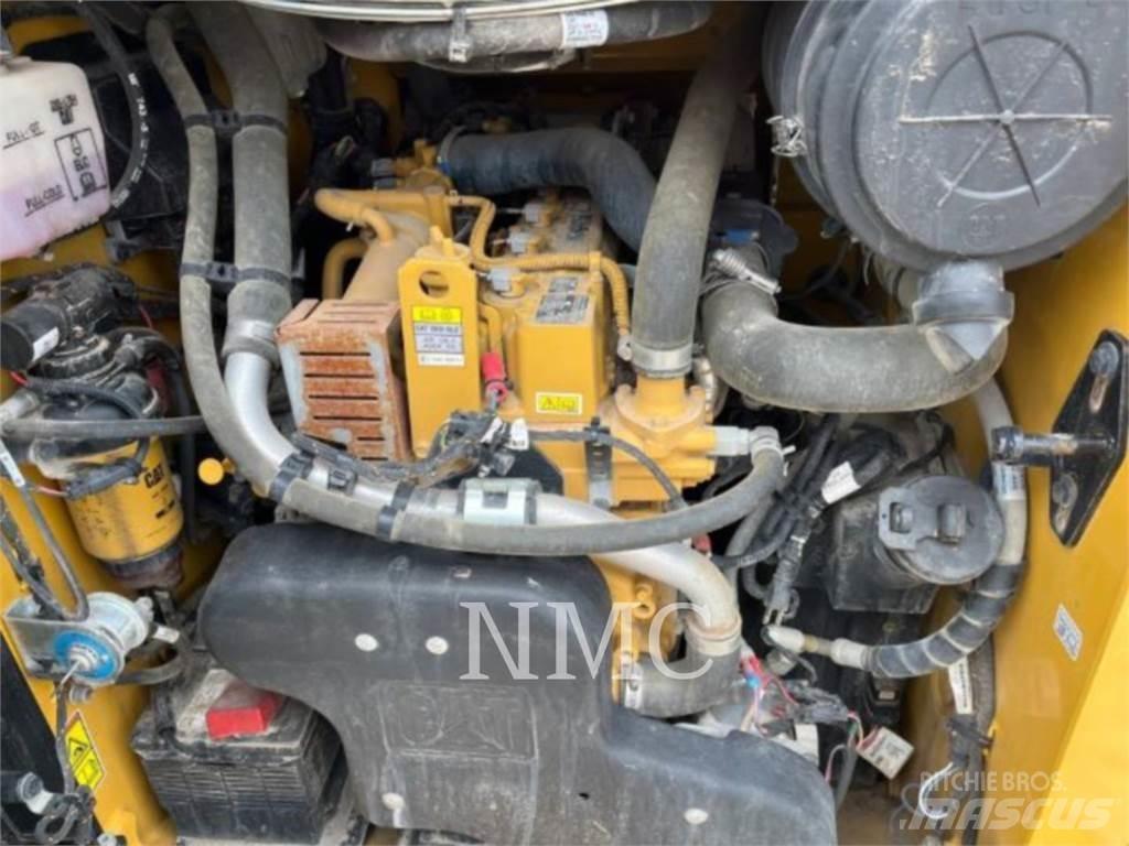 CAT 262D3 Skid steer mini nakladalci