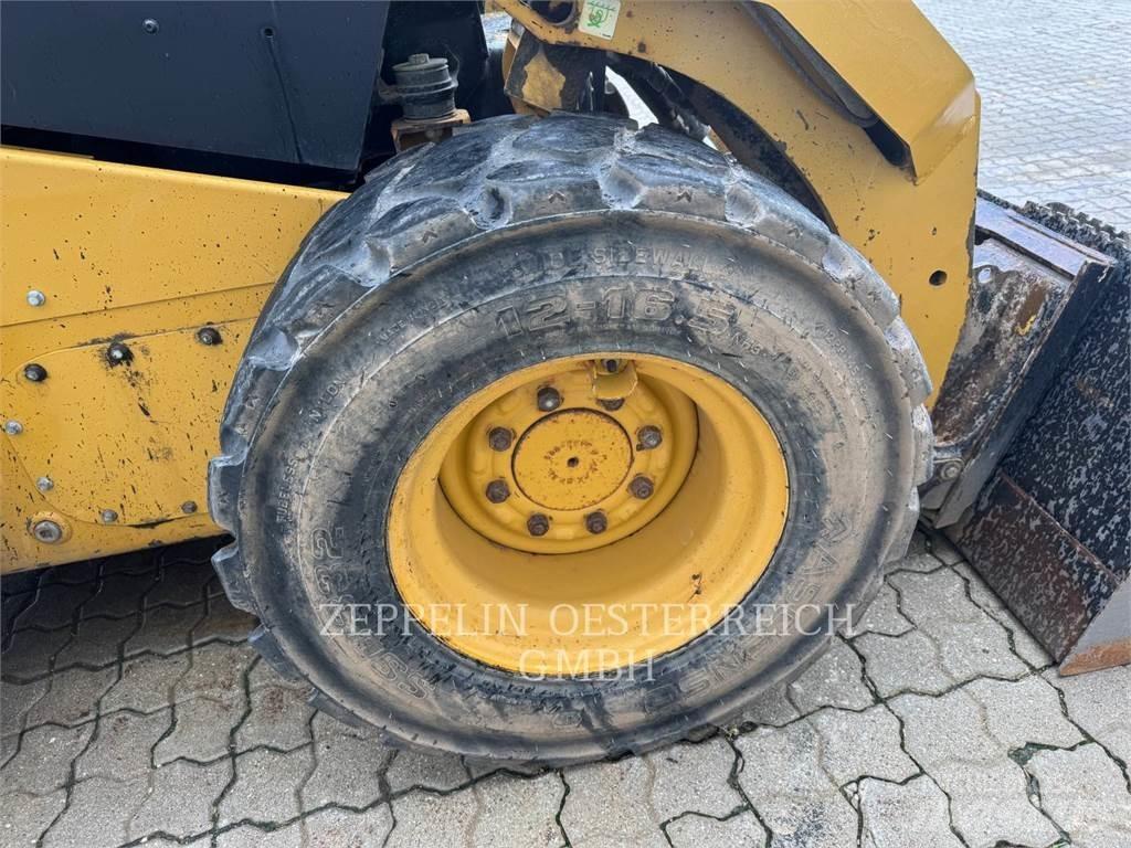 CAT 262D3 Skid steer mini nakladalci