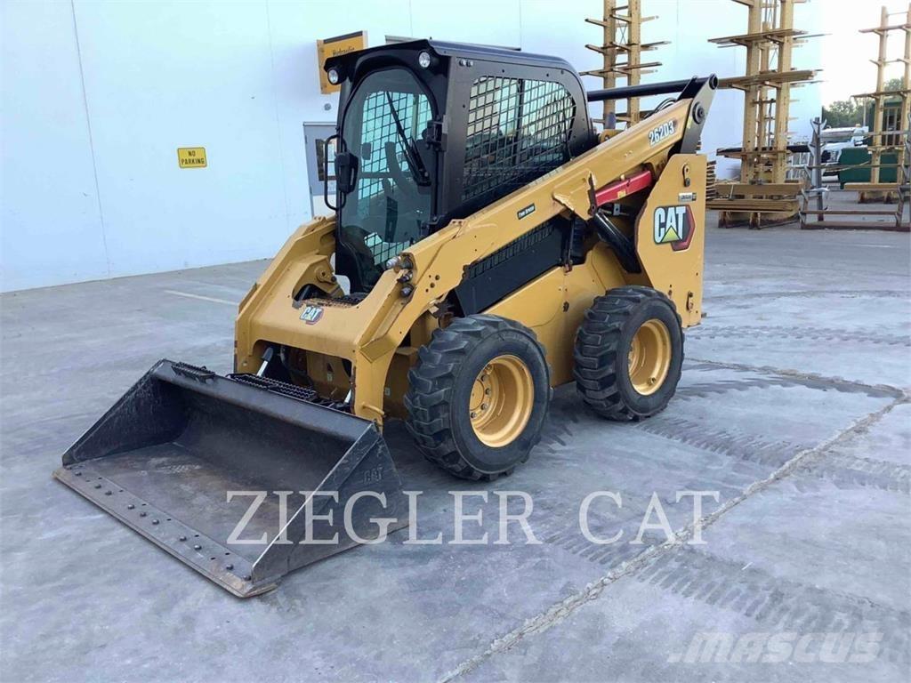 CAT 262D3 Skid steer mini nakladalci