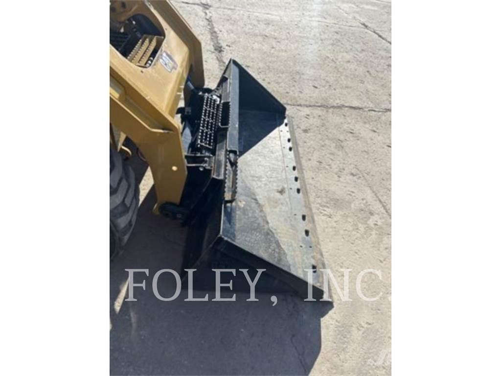 CAT 262D3 Skid steer mini nakladalci