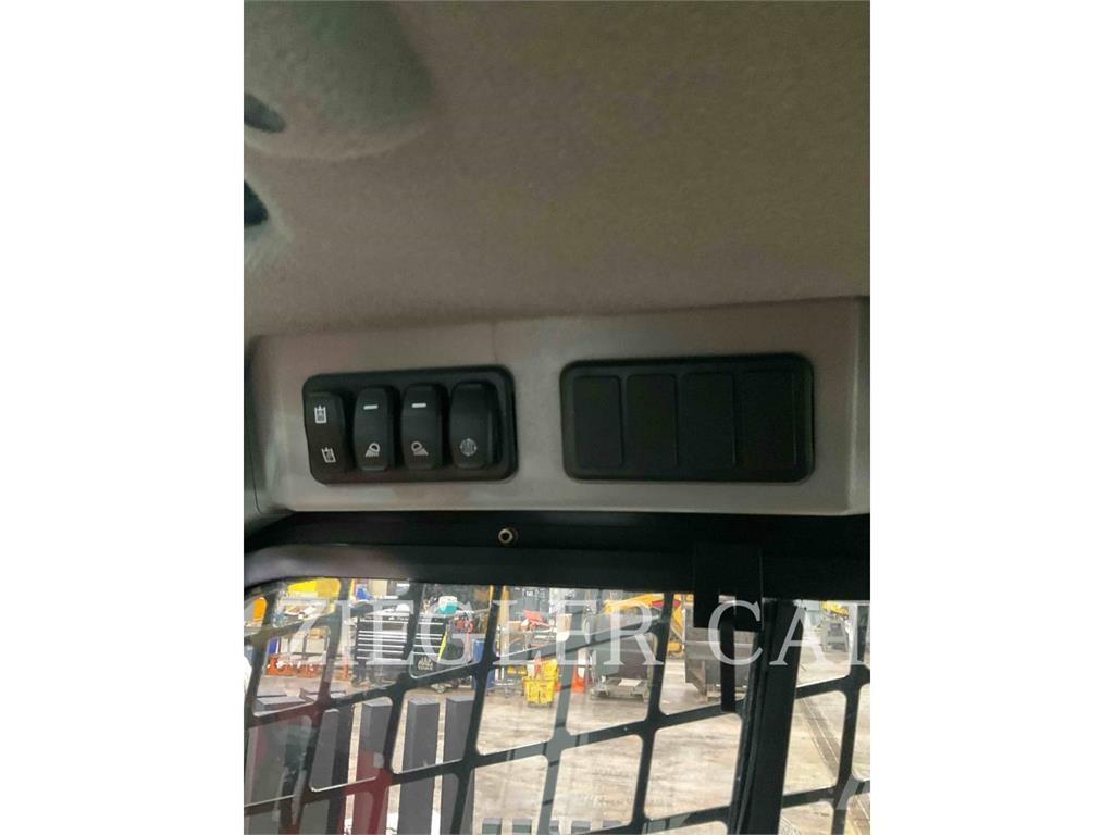 CAT 262D3 Skid steer mini nakladalci