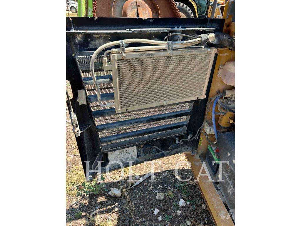 CAT 262D3 Skid steer mini nakladalci