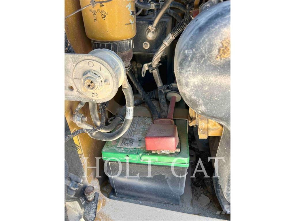 CAT 262D3 Skid steer mini nakladalci