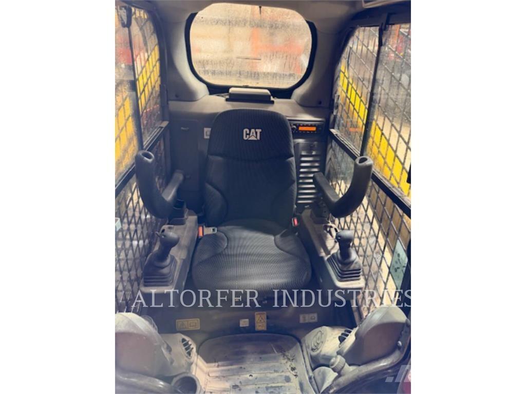 CAT 262D3 Skid steer mini nakladalci
