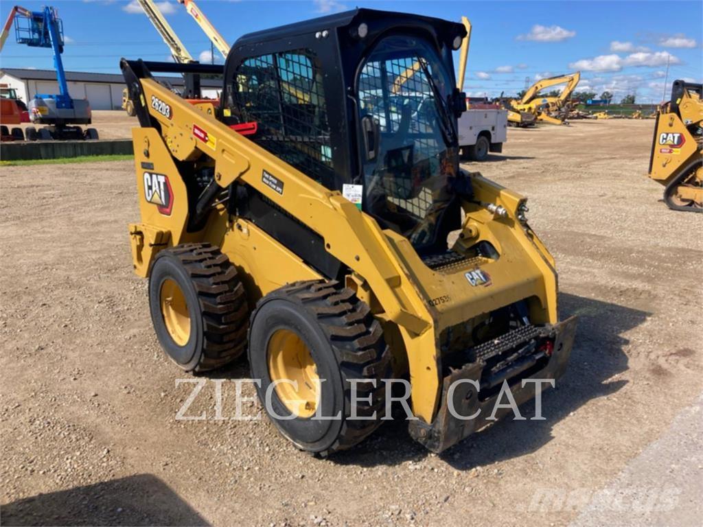 CAT 262D3 Skid steer mini nakladalci