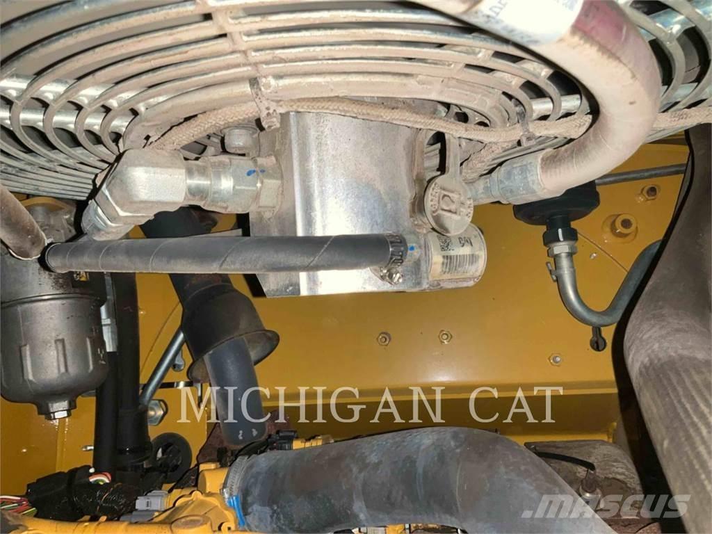 CAT 262D3 AHQR Skid steer mini nakladalci