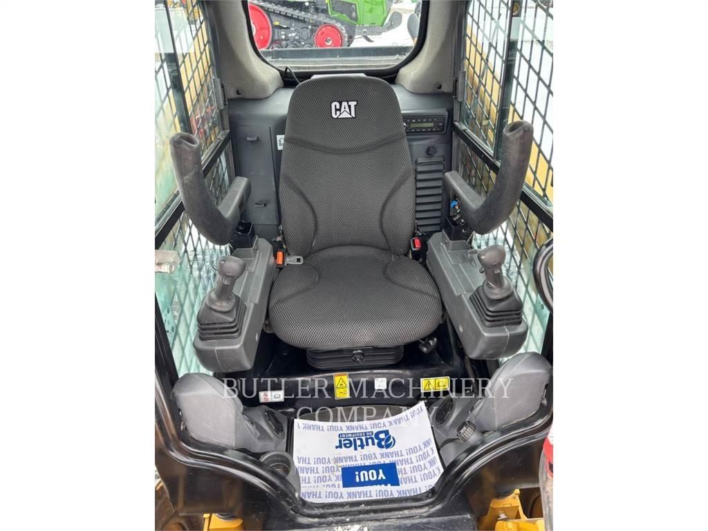 CAT 262D3 C3H3 Skid steer mini nakladalci