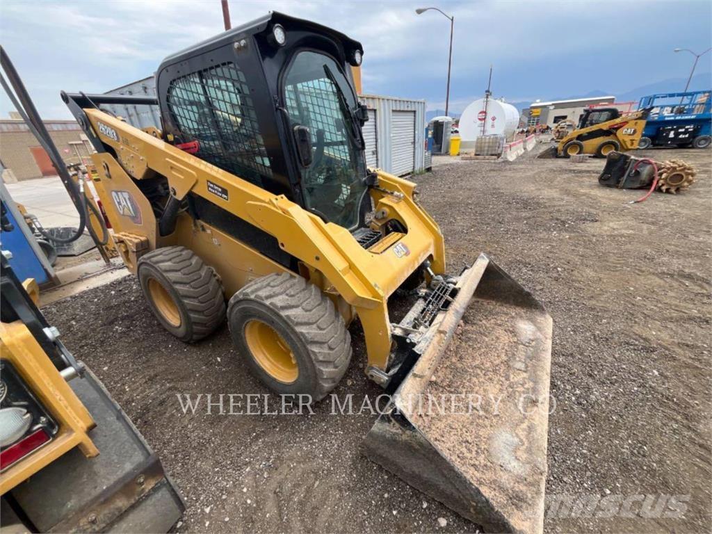 CAT 262D3 C3HF Skid steer mini nakladalci