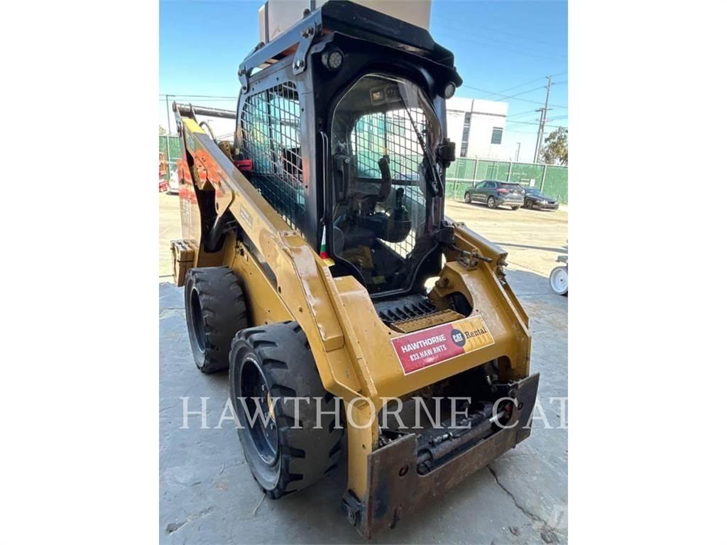 CAT 262D3 H2O Skid steer mini nakladalci