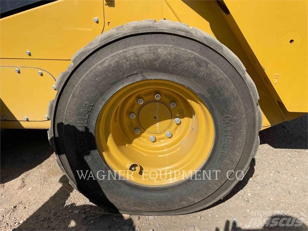 CAT 262D3 HF Skid steer mini nakladalci