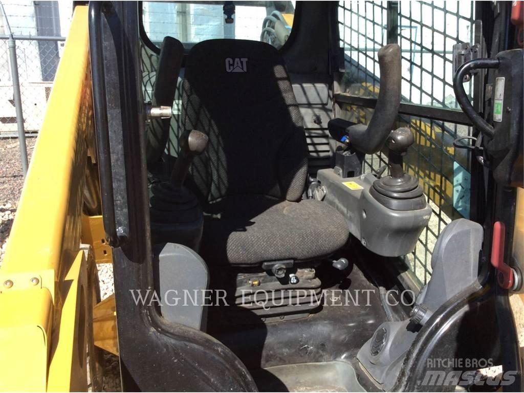 CAT 272D Skid steer mini nakladalci