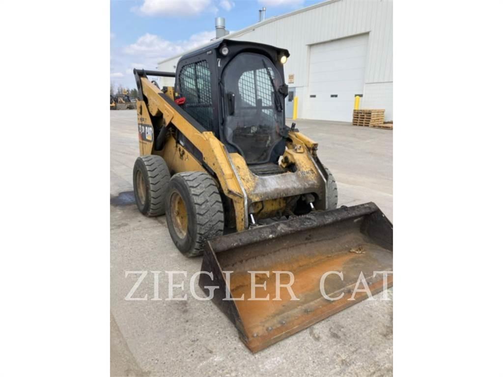CAT 272D2 Skid steer mini nakladalci