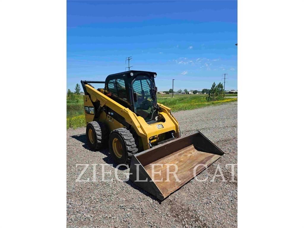 CAT 272D2 Skid steer mini nakladalci