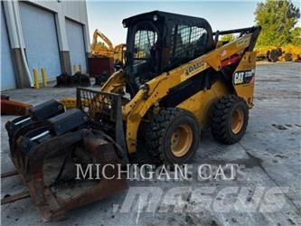 CAT 272D2 A2HQ Skid steer mini nakladalci