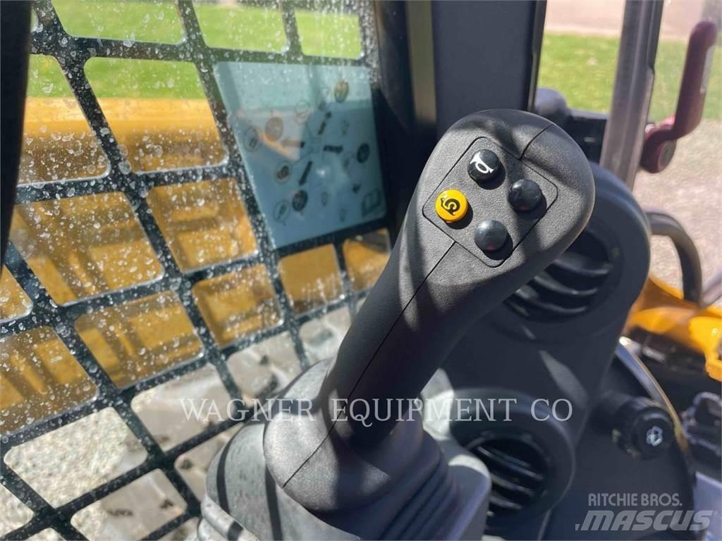 CAT 272D3 Skid steer mini nakladalci