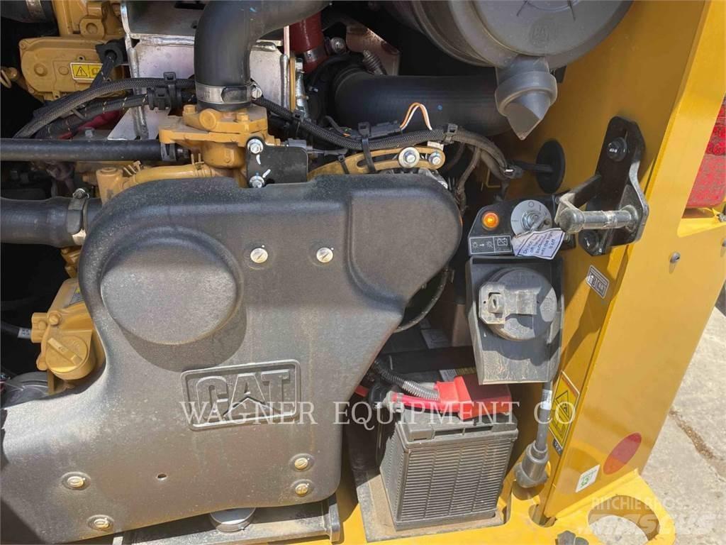 CAT 272D3 Skid steer mini nakladalci