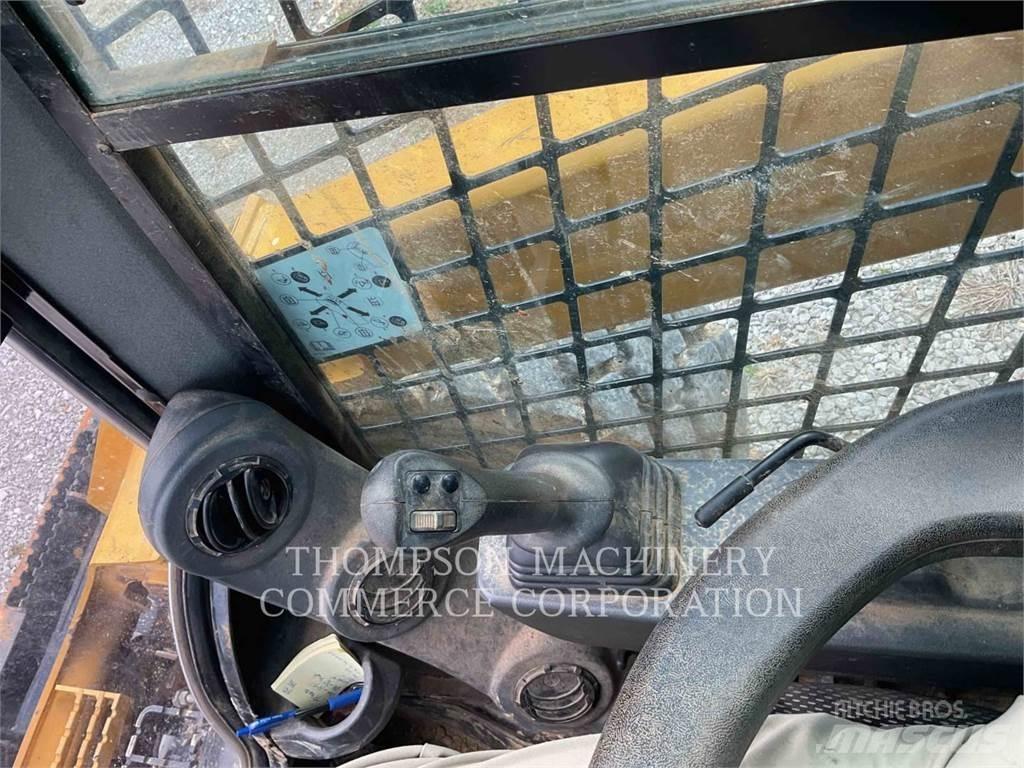 CAT 272D3 Skid steer mini nakladalci