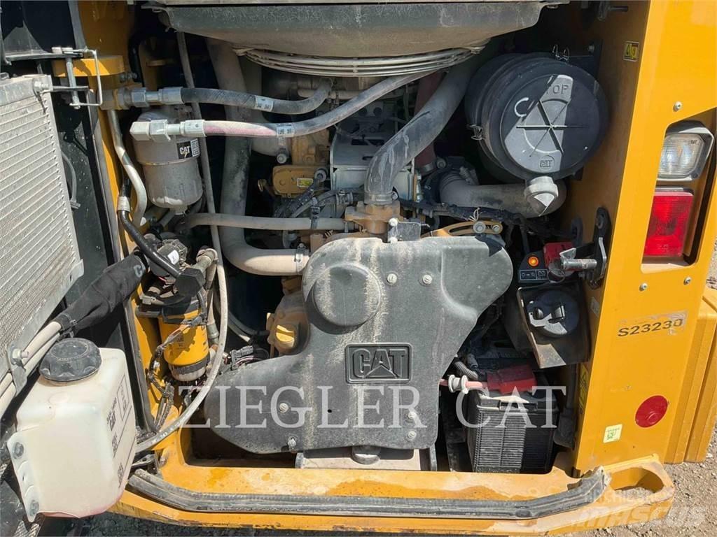 CAT 272D3 Skid steer mini nakladalci