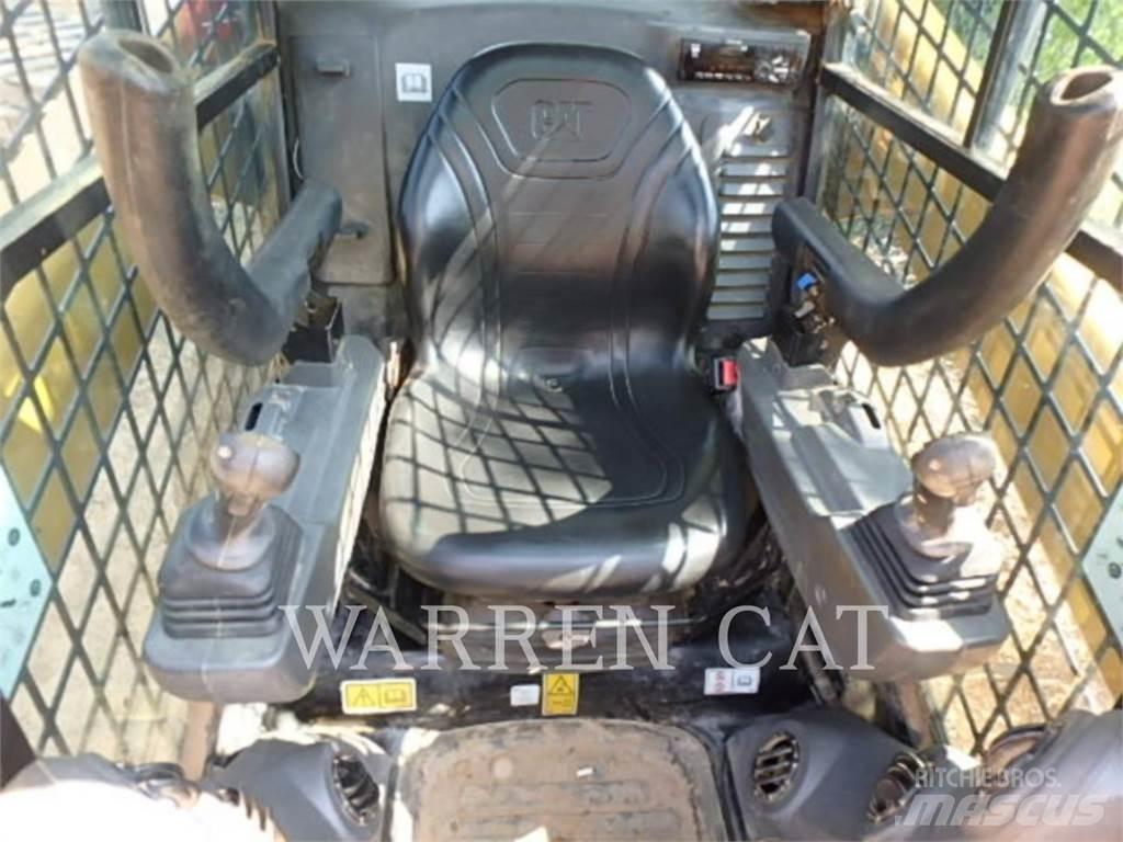 CAT 272D3 C3H1 Skid steer mini nakladalci