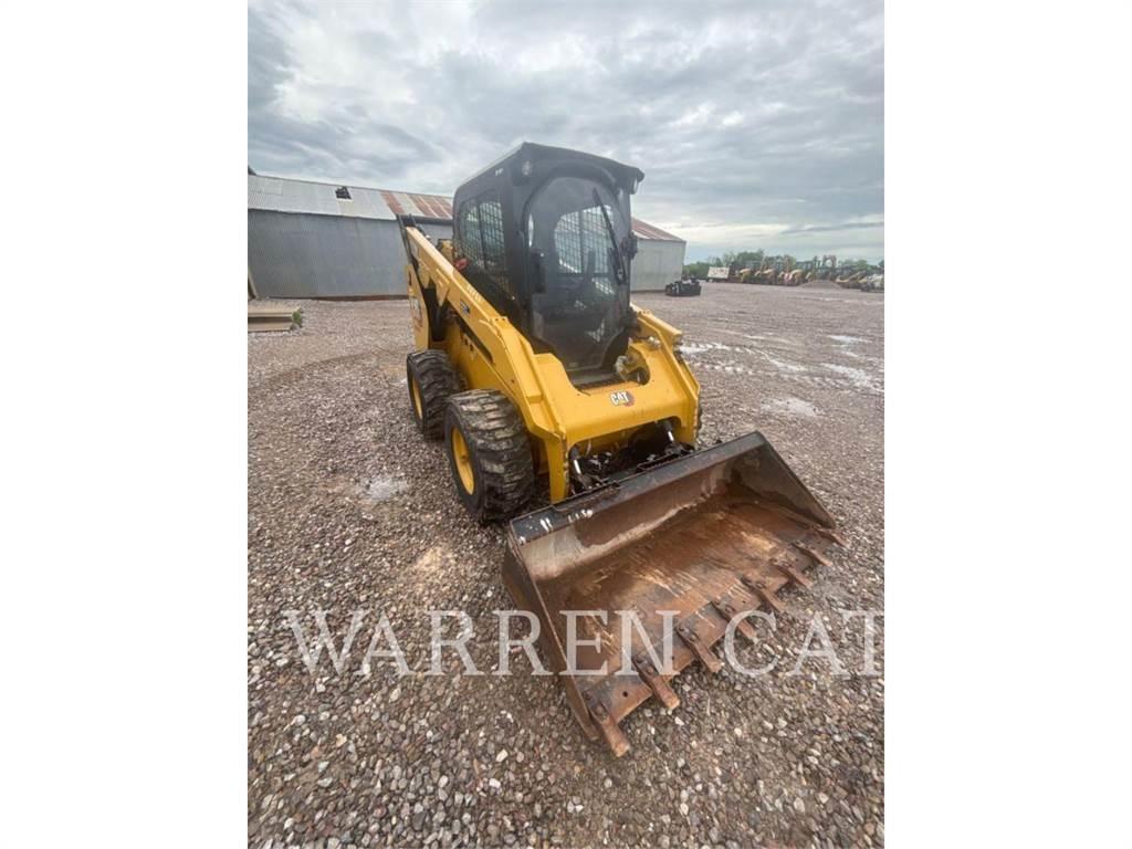 CAT 272D3 C3H3 Skid steer mini nakladalci