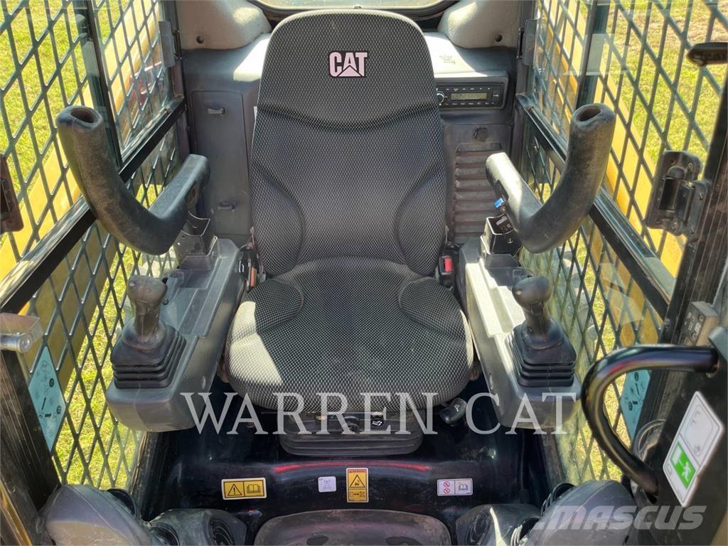 CAT 272D3 C3H3 Skid steer mini nakladalci