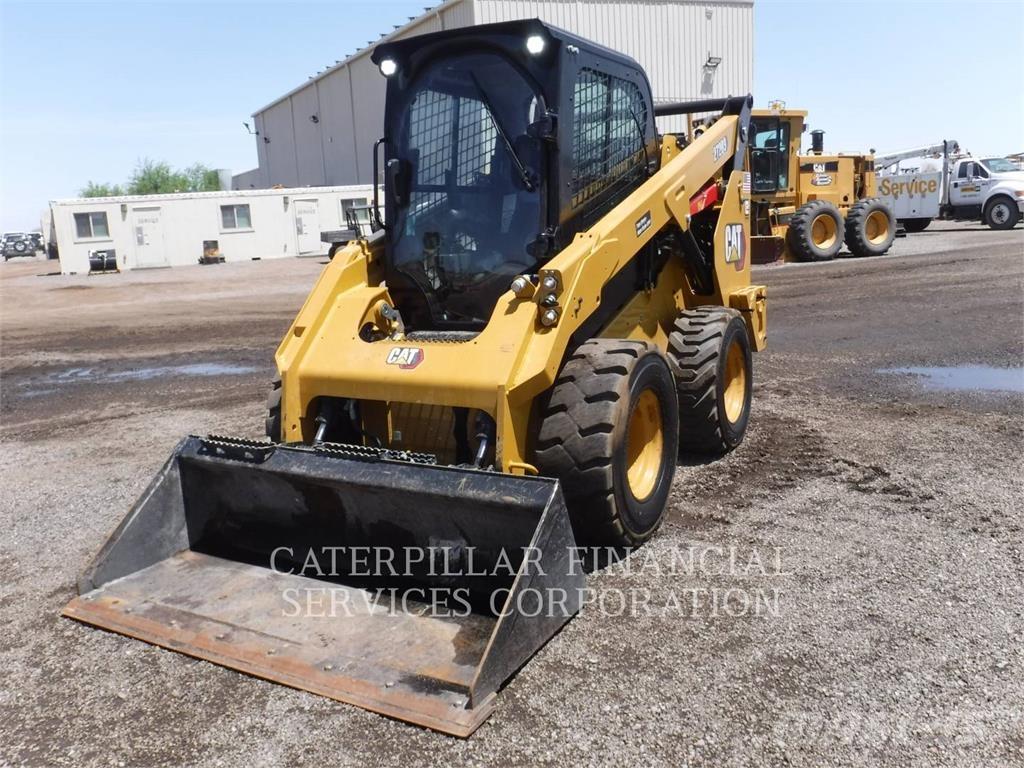 CAT 272D3HF Skid steer mini nakladalci