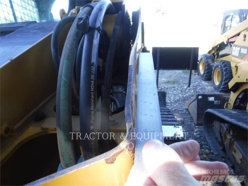 CAT 279D H2CB Skid steer mini nakladalci