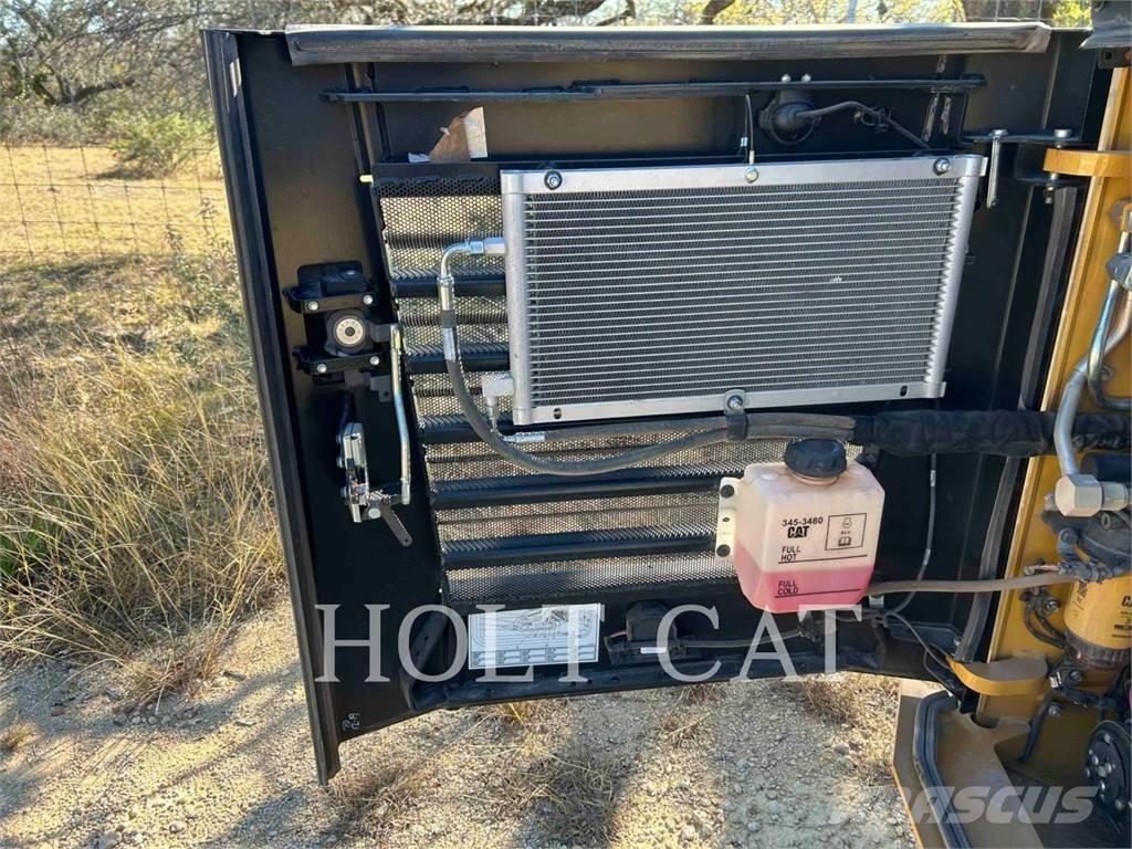 CAT 299D CAB Skid steer mini nakladalci