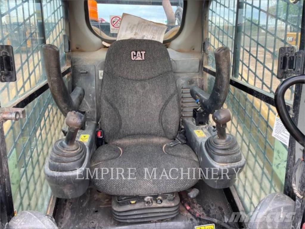 CAT 299D2 CA Skid steer mini nakladalci