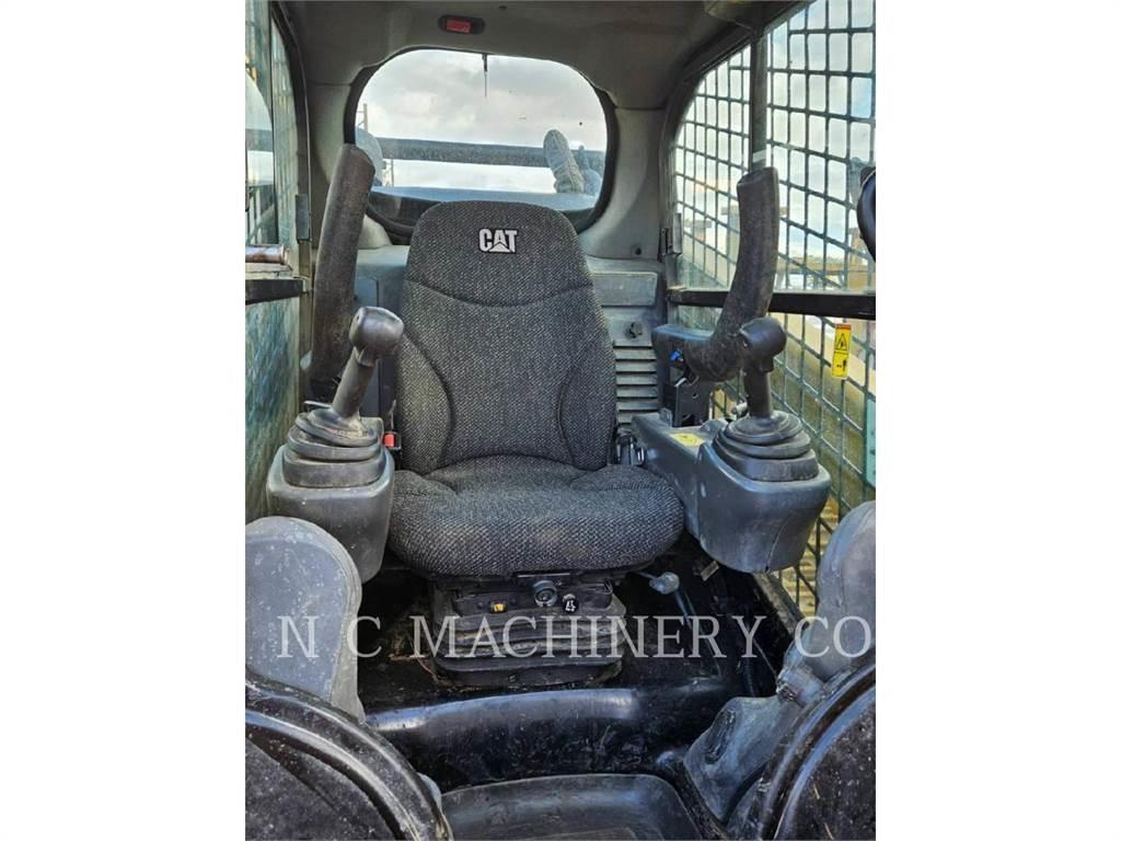CAT 299D2 XHP Skid steer mini nakladalci
