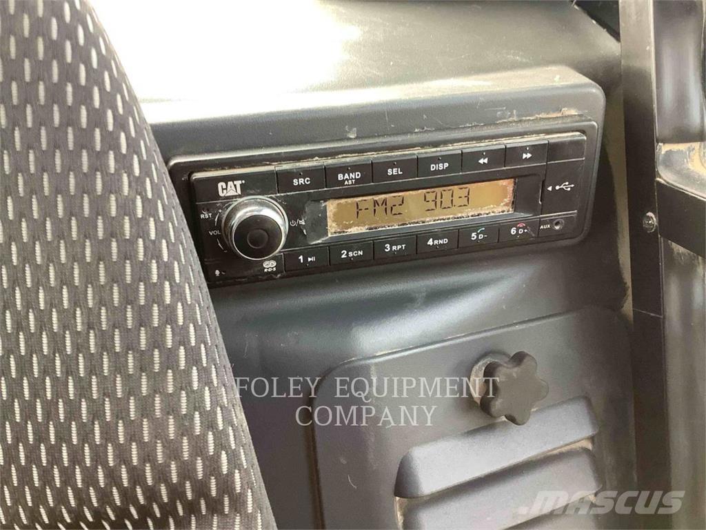 CAT 299D2STD2C Skid steer mini nakladalci