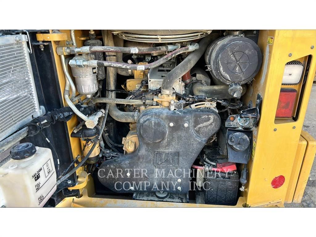 CAT 299D3 Skid steer mini nakladalci