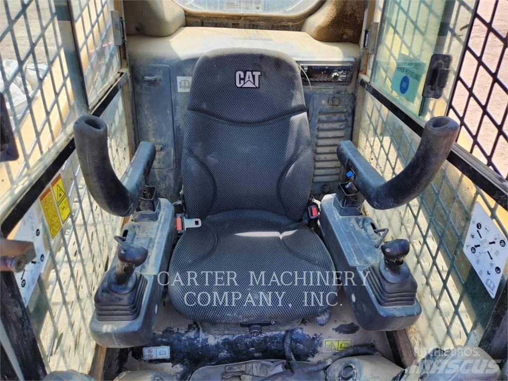 CAT 299D3 Skid steer mini nakladalci