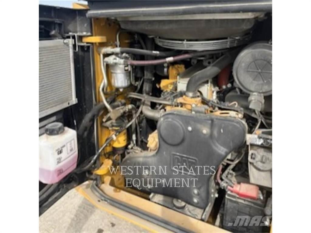 CAT 299D3 Skid steer mini nakladalci
