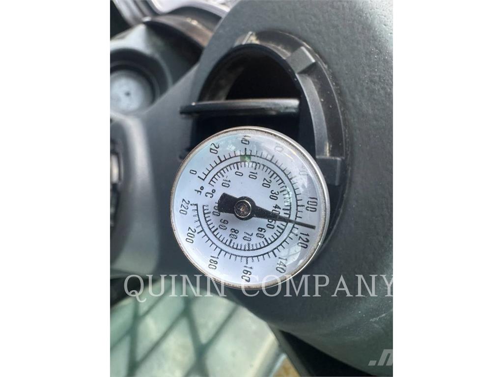 CAT 299D3 XE Skid steer mini nakladalci