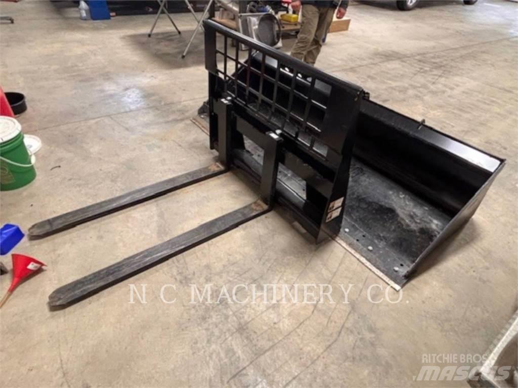 CAT 299D3 XED1 Skid steer mini nakladalci